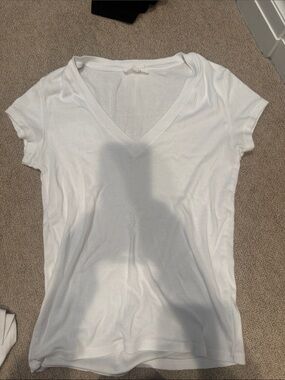 Women's White V-Neck Short Sleeve Tee